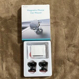 Silver Magnetic Phone Car Mount